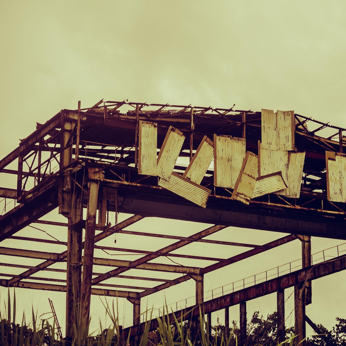 Urban Explorer
•
•
•
•
•
•
#caraibes #urbanjungle #vintage #canada #roadtrip #clouds #mancliere #mood #travelphotography #fwi #quote #forest #streetphotography #guadeloupe #storm #staycation #carribean #canon #natgeo #beach #tropical #travel